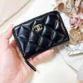 CHANEL ㄇ字拉鍊零錢包 黑金羊_1