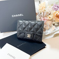 CHANEL CF 新款迷你三折短夾 黑金牛