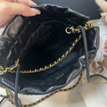 CHANEL 22 Bag mini 黑金_2