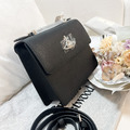 Vivienne Westwood 翻蓋斜背方包_2