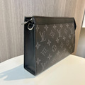 LV黑老花斜背/男包_4