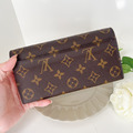[二手] LV SARAH 信封長夾 內裡紅_3