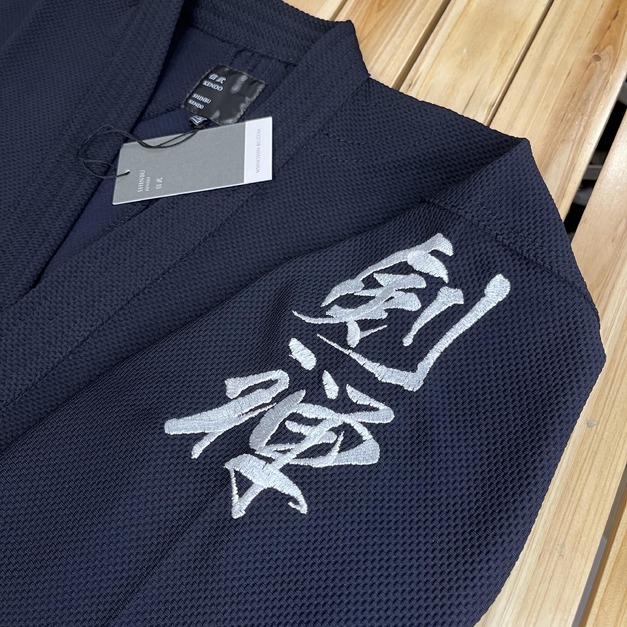 手臂刺繡 +$1,250