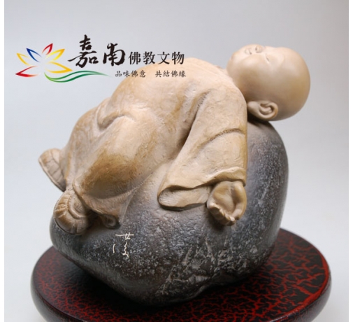 小沙彌-自在(福)林昭發雕塑佛像(A014)_7b4b59740fa2812450104db7c49551ea.jpg