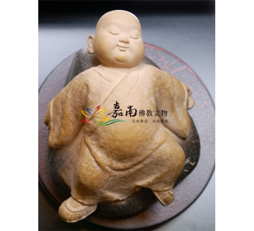 小沙彌-自在(福)林昭發雕塑佛像(A014)_9533abb1ee11a603300c124d77d2b042.jpg