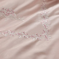 【織眠家族】60支精梳棉／長絨棉／刺繡／鋪棉床罩組(有床裙)／雙人／加大／特大／莫內花園.淺粉_4