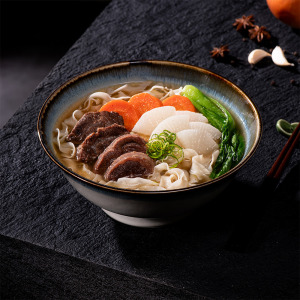 8.【不吃辣半筋半肉牛肉麵系列／6盒組】清燉3盒、番茄3盒