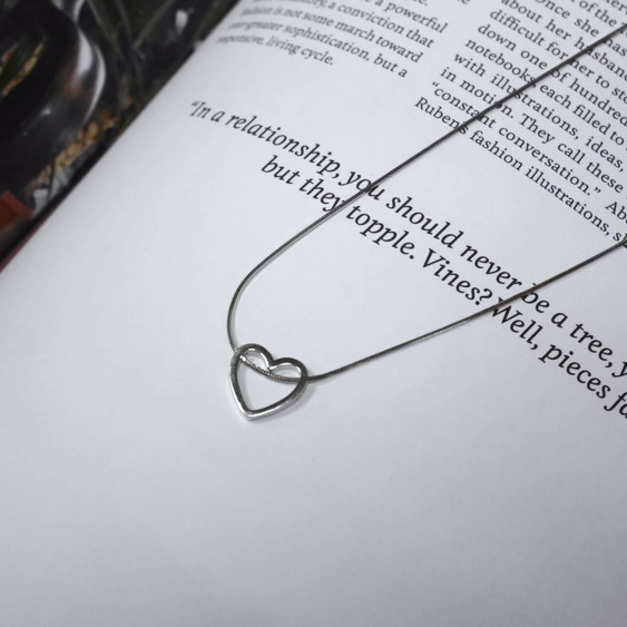 心形框鎖骨項鍊 Love Frame Necklace