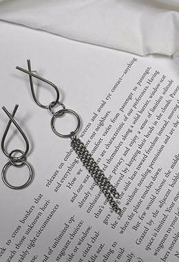 交錯不對稱鏈條耳環 Staggered Earrings