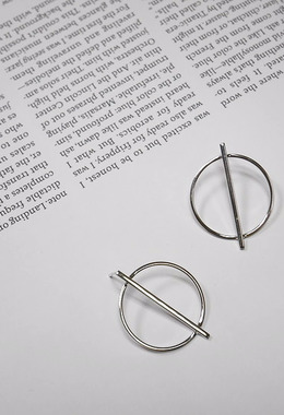 極簡圓圈一字耳環 Classic Circle Earrings