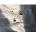 不對稱古典圓珠垂墜耳環 Classical Drape Earrings