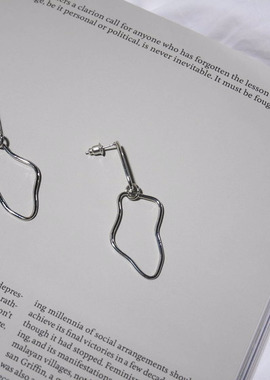 不規則幾何扭曲耳環 Irregular Earrings