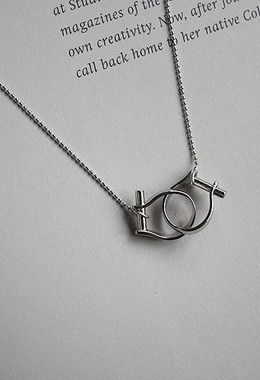 馬蹄鐵雙鎖項鍊 Horseshoe Necklace