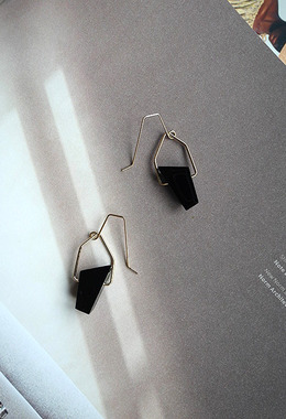 立體幾何黑塊設計耳環 Stereoscopic Earrings