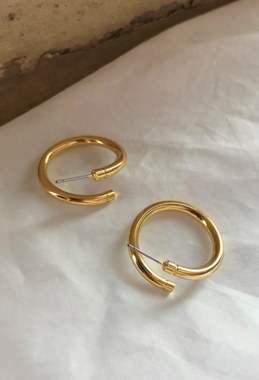 交錯圓圈耳環 Misses Earrings