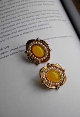 珍珠蛋黃石耳環 Pearl Yolk Earrings