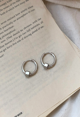 金銀黑三色圓圈單珠耳環 Simple Earrings