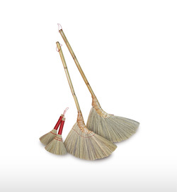 【台灣山豬耳手綁掃把】尋覓台東老派人生 —— 國寶級、純手工、外面買不到的手工掃帚！｜台東手工掃把