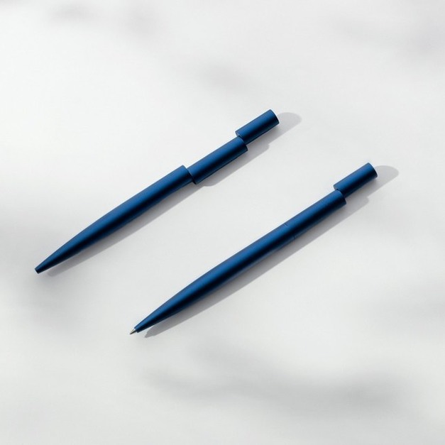 Align Twist 偏軸旋轉筆 . 藍色