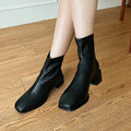 秋冬必備！粗跟貼腿踝靴(兩色) 20090031_6