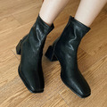 秋冬必備！粗跟貼腿踝靴(兩色) 20090031_5
