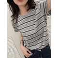 經典日常灰調條紋短tee 20010432_6