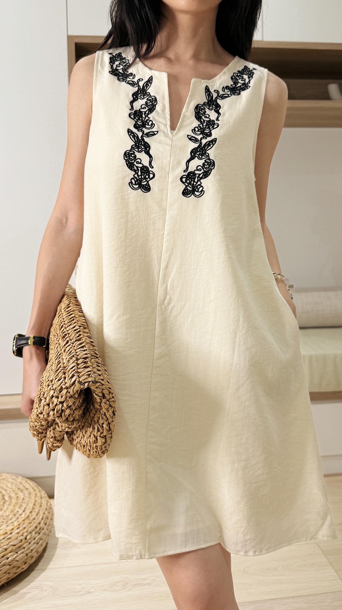 【S現貨】夏日藤蔓刺繡背心洋裝 20030227(SML)_f0497781ca166fa1089b2b0d82c8f766.JPG