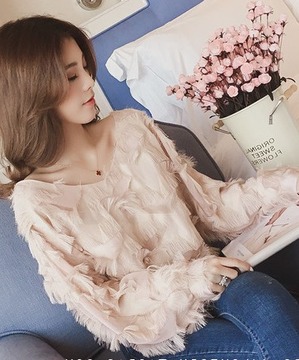 甜美氣質羽毛V領長袖上衣