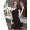 性感名媛荷葉斜肩開衩包臀連身裙(2色)