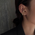 戴在耳垂上的低調耳環