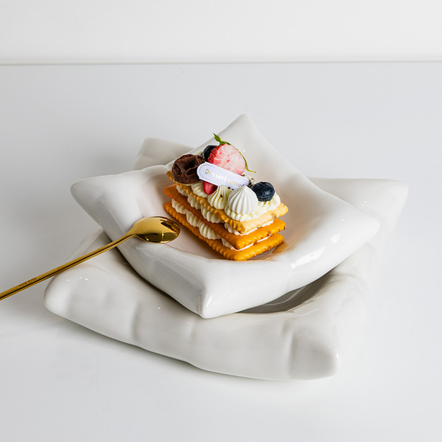 枕頭造型陶瓷盤