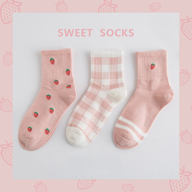 【S154】日系格紋草莓中筒襪(3雙1組)
