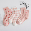 【S154】日系格紋草莓中筒襪(3雙1組)_2