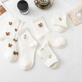 【S216】日系刺繡小花熊中筒襪(5色)_2