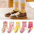 【SB045】童襪｜韓版兔兔愛心點膠防滑中筒襪(5雙1組)_2