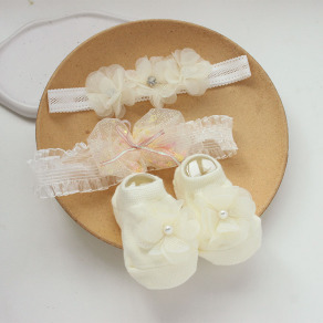 【BP037】歐美風閃耀造型寶寶髮帶襪子套組(米紗花髮帶)