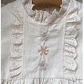 【BA884】日系田園刺繡布蕾絲長袖連身包屁衣_2