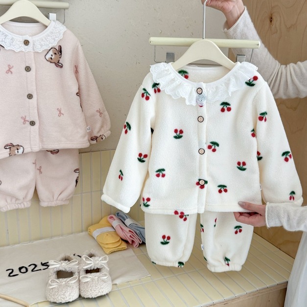 【HB033】甜甜櫻桃花領法蘭絨成套睡衣(長袖/長褲)(1色)