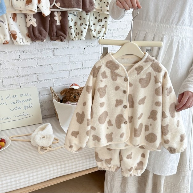 【HB040】小牛哞哞立領法蘭絨成套睡衣(長袖/長褲)(1色)