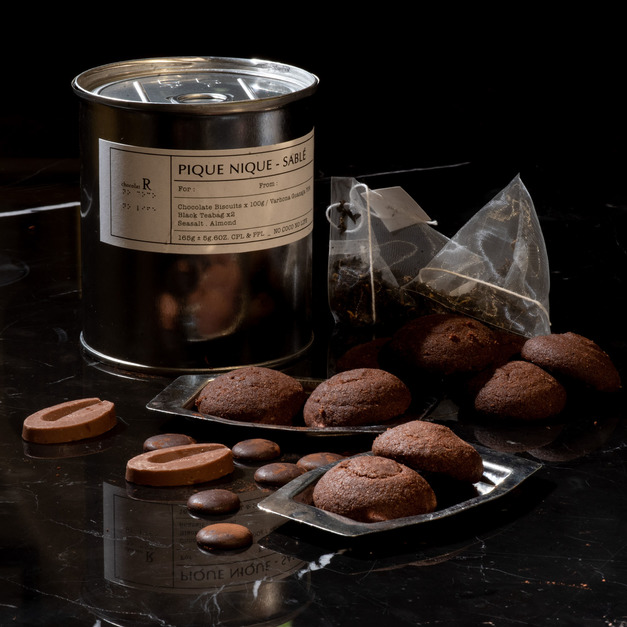Petit Sablé au Chocolat Noir 黑巧沙布列小餅乾