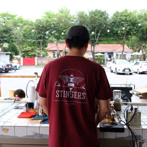 【STINGERS】經典蜂刺LOGO上衣