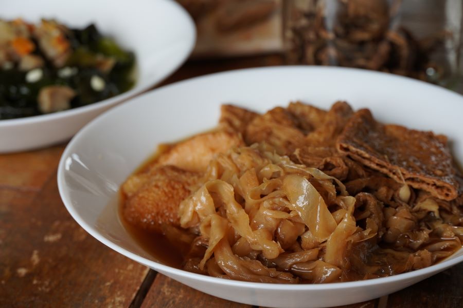 【高麗菜乾五香滷豆皮】滷味要好吃，秘訣加入這項食材！