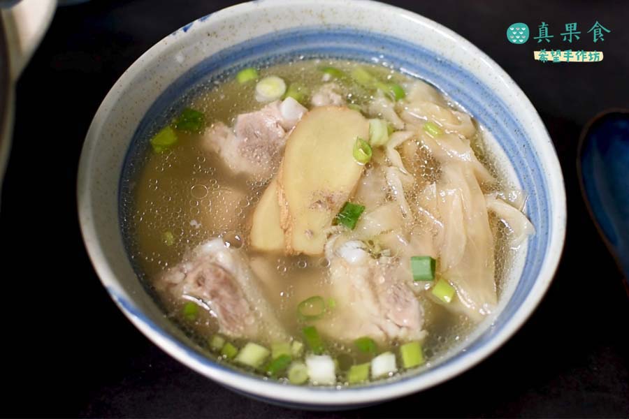 【高麗菜乾燉排骨湯】第一次用菜乾煮湯就愛上