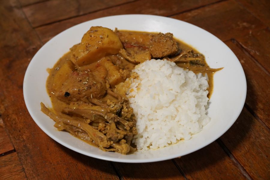【花椰菜香料咖哩飯】新手下廚，一定要會煮咖哩