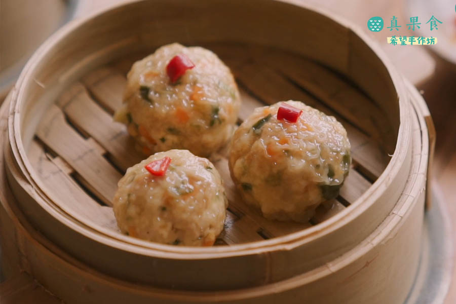 【菜脯肉丸子】香噴噴的菜脯肉丸子，加了胡蘿蔔，連挑食的小孩都吃不出來～媽媽們跟著做！