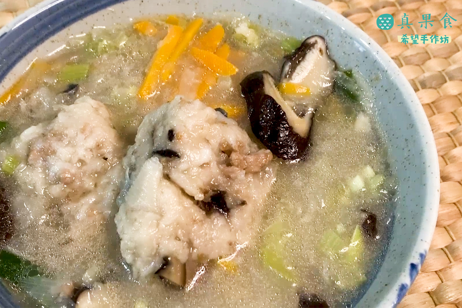 【蔥香老菜脯蘿蔔糕湯】客家蘿蔔糕湯，用阿基師的食譜，做出美味的湯頭，有夠清甜！