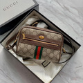 Gucci 經典老花mini側背包_3