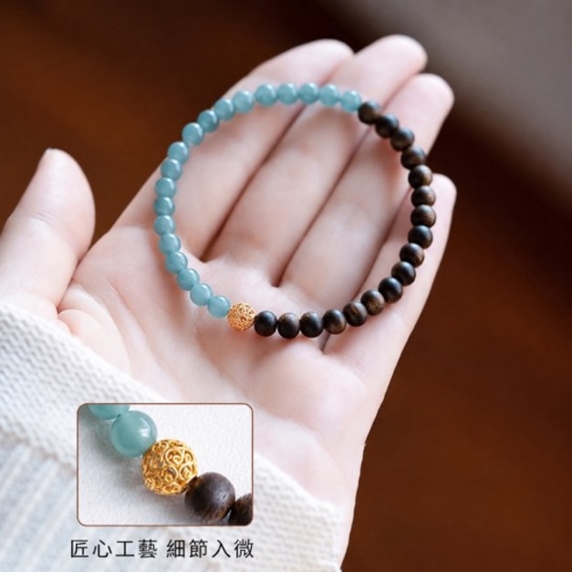 半山半水藍水翡翠沉香手串