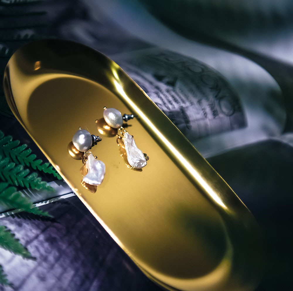 珍珠花瓣水滴搖曳耳環