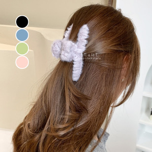 少女毛絨絨大型爪夾